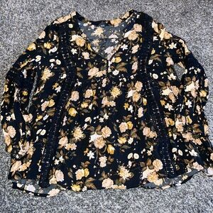 American Eagle Outfitters Black and Cream Floral Blouse